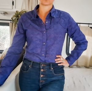 Wrangler long sleeve pearl snap shirt. Wrangler Paisley pear snap. 🤠🐄🐎💜